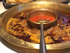 罗宋汤鸳鸯锅-哥老官重庆美蛙鱼头(宝山龙湖店)