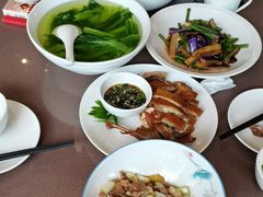 -湖泉水云间餐厅·弥勒地道菜(B座店)