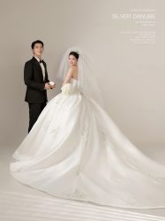 -雅云婚纱摄影工作室旗舰店