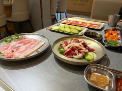 -围炉肉舍丹东海鲜烤肉·烤活鳗(步行街店)
