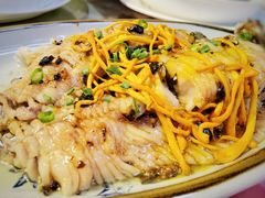 顺德蒸无骨鲫鱼-龙桥私厨·姜花菊花过桥鱼·顺德菜(容桂店)