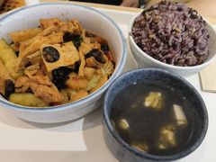 山城麻辣素香锅-轻蔬不用等·素食(江苏路店)