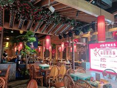 大堂-野山舂·贵州现舂酸汤火锅(鸿通城店)