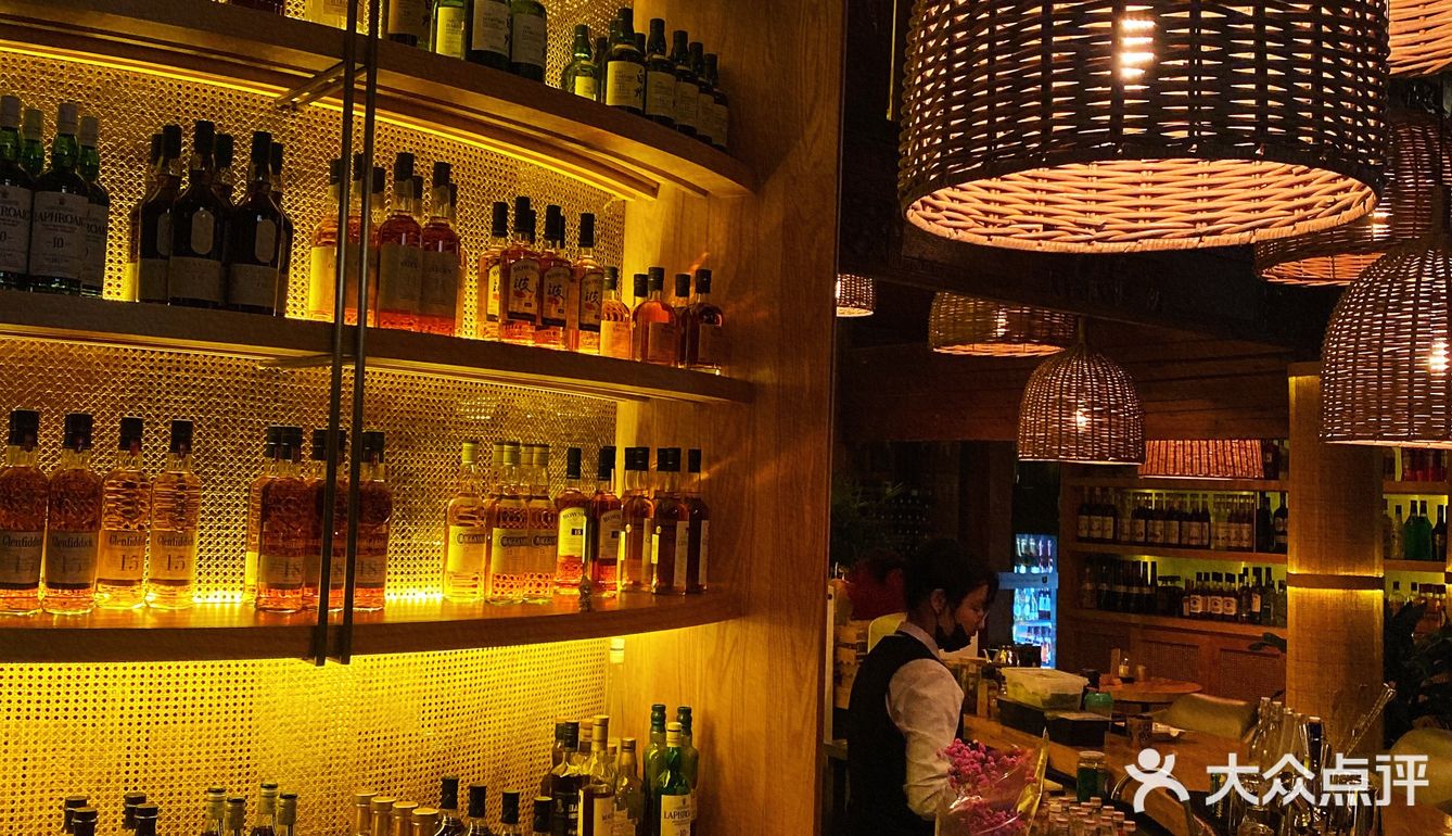 成都探店｜东南亚风情的不二餐吧