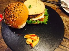 -HIGH FIVE哈福手工汉堡(桂林路店)