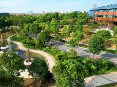 -上海滴水湖皇冠假日酒店