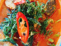 -Chom Cafe and Restaurant