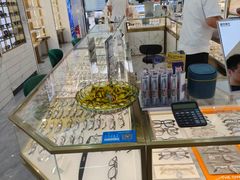 -世纪大明眼镜·林德伯格·蔡司官方授权店(武昌旗舰店)