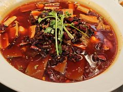 -川流不息·地道川菜·小龙虾(松东路店)