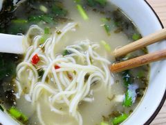 -什家婆乌鸡米线(阳光街店)