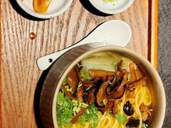 菌汤素面-安多素食(广仁寺路店)