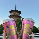 喝奶茶居然还有送周边真的很会抓女孩子的心