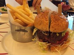 著名的汉堡包-db Bistro & Oyster Bar by Daniel Boulud(滨海湾金沙店)