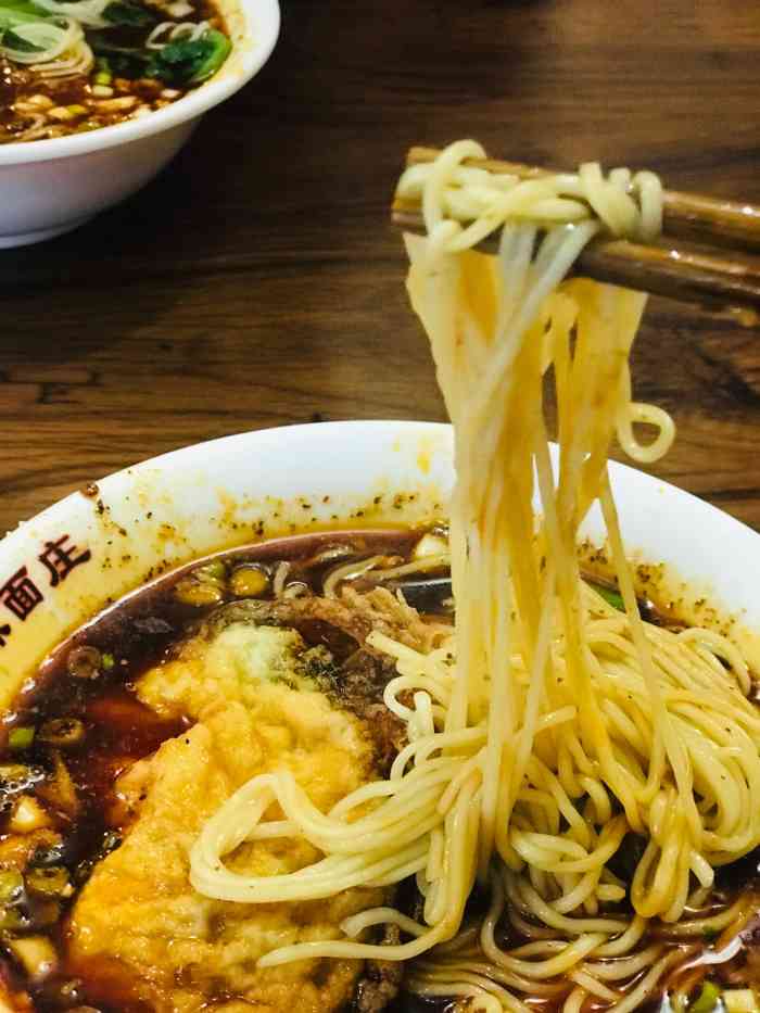 高胖妹面庄(两路口总店)-"是一家小店,味道可以,服务也很好,去的时.