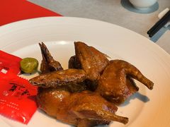 沙田玻璃乳鸽-馋遇江南·精致湖景雅宴(东方之门店)