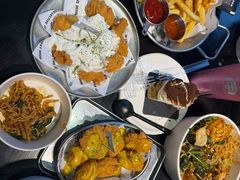 -W COLLECTIVE  DESSERT SHOP