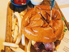 奥特曼牛肉汉堡-Magnet磁食(愚园路店)