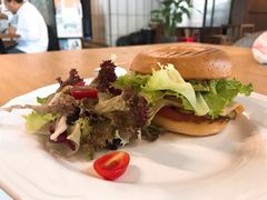 牛油果鸡肉贝果-VESH COFFEE(定西路店)