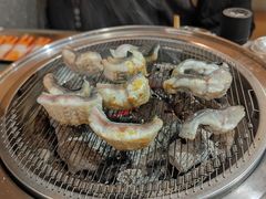 -围炉肉舍•炭烤活鳗•丹东海鲜烤肉(步行街店)