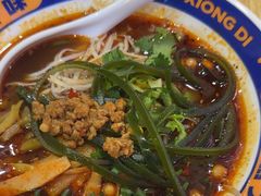 -魔都三兄弟酸辣粉·蘸卤炸串(虹桥万科店)