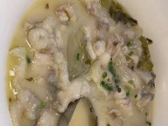 -严记小天府酸菜鱼(西四路店)