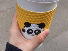 烤杏仁奶茶-熊猫一间店欧式奶茶铺