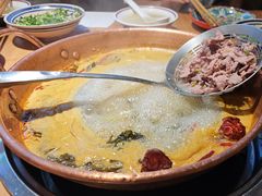 -洱火云南酸菜牛肉火锅(石景山当代商城店)