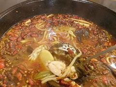 老铁锅秘制美蛙-鸿顺老铁锅美蛙鱼府(解放碑店)