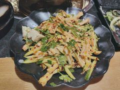 -果松木炭酸菜铜火锅·外婆参鸡汤