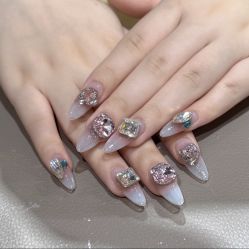 -赢韵美甲美睫瑞士净斑中心