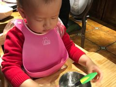 贴心的儿童餐具+围嘴-祖母的魔法厨房(陆家嘴店)