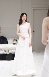 点击看大图 -Renee芮亦婚纱