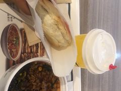 -荀记肉夹馍(三八家乐福店)