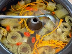 原味蒸馏汽锅鸡-云腾食府·云南菜
