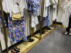 -URBAN REVIVO(济南世茂广场店)