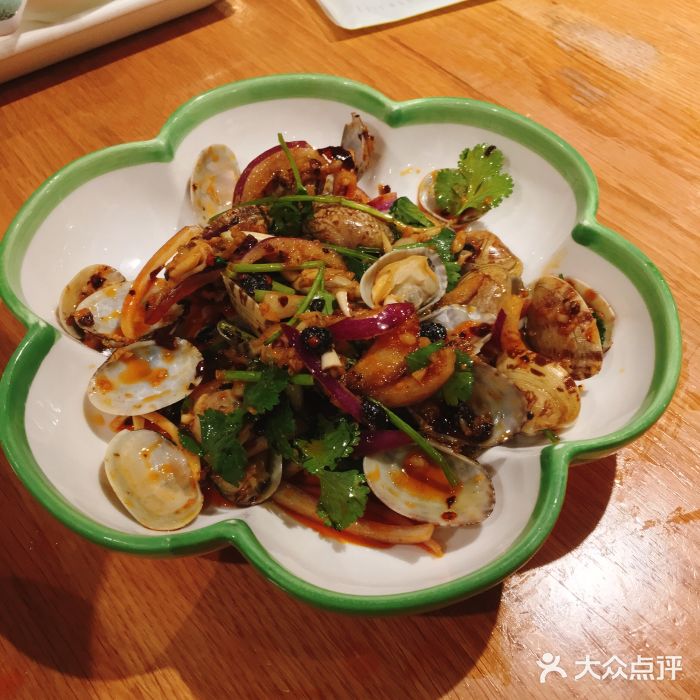 辣些鱼·眉山老坛大骨酸菜鱼(南方商城店)辣些鱼美味花蛤图片