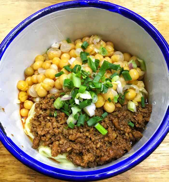 重庆盅盅面(81plaza店)-"最近是跟面条杠上了昨天早上才吃了眼睛面,.