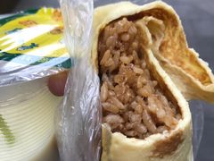 豆浆和蛋包饭-上海财经大学-绿叶食堂