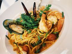 -Chom Cafe and Restaurant