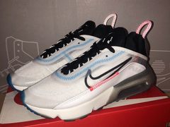 -NIKE KICKS LOUNGE体验店(北京新中关店)