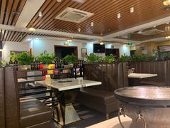 大堂-赵胖炙子烤肉&深夜酒馆(簋街店)
