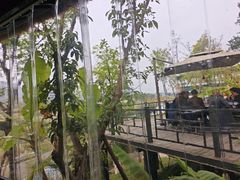 -茅草房·河畔园林火锅