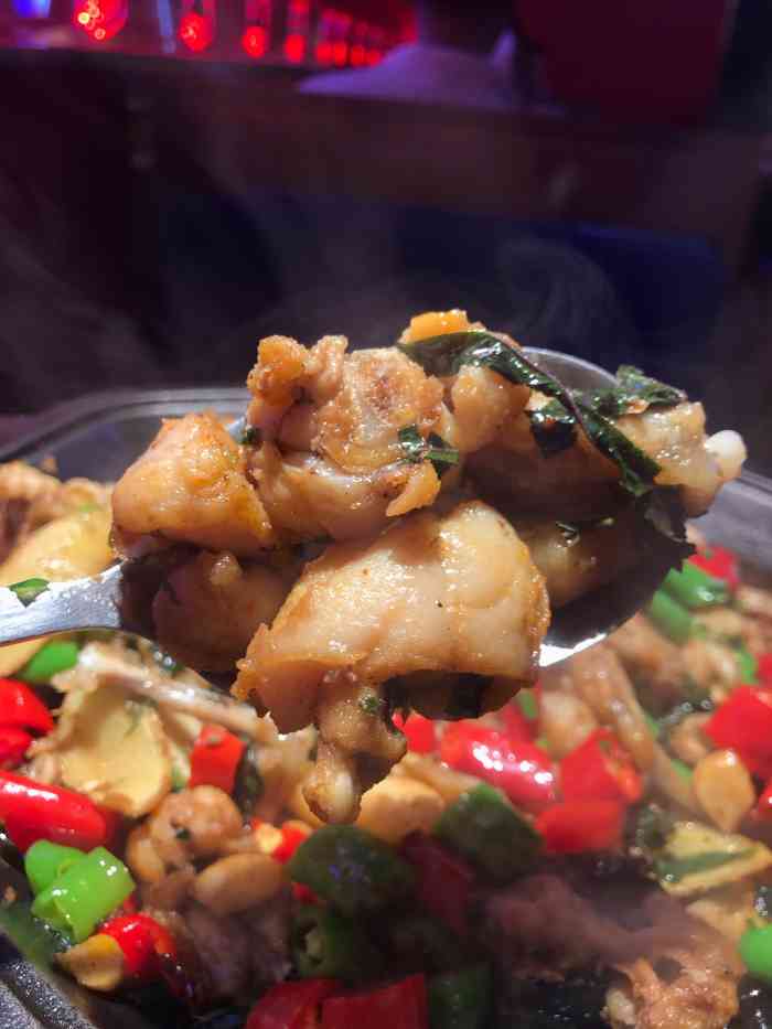 蛙来哒(柳州步步高店)-"[薄荷]环境: 门口叫号的喇叭91震耳欲.