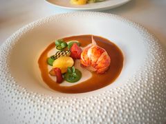 香烤龙虾伴时令蔬菜配罗勒油-Caprice(香港四季酒店)