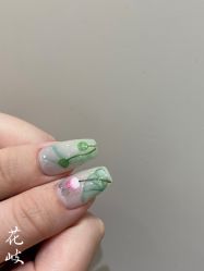 -花岐款式专研健康美甲沙龙