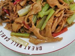 肉炒栗子蘑-翼松楼餐厅