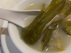 鲜猪骨头火龙果花汤-利雅园酒家(大沙地店)