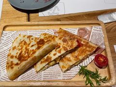 烧鸡肉芝士夹饼-原石牛扒·约会餐厅(龙城万科里店)
