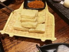 -老牌坊云南鱼豆花火锅(爱建店)