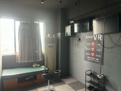 -VR 间客漫·PS电玩·虚拟现实包间游戏电竞(街道口店)